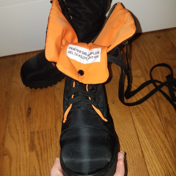 Dollskill Poster Grl Combat Flight Boots - Picture 4 of 6